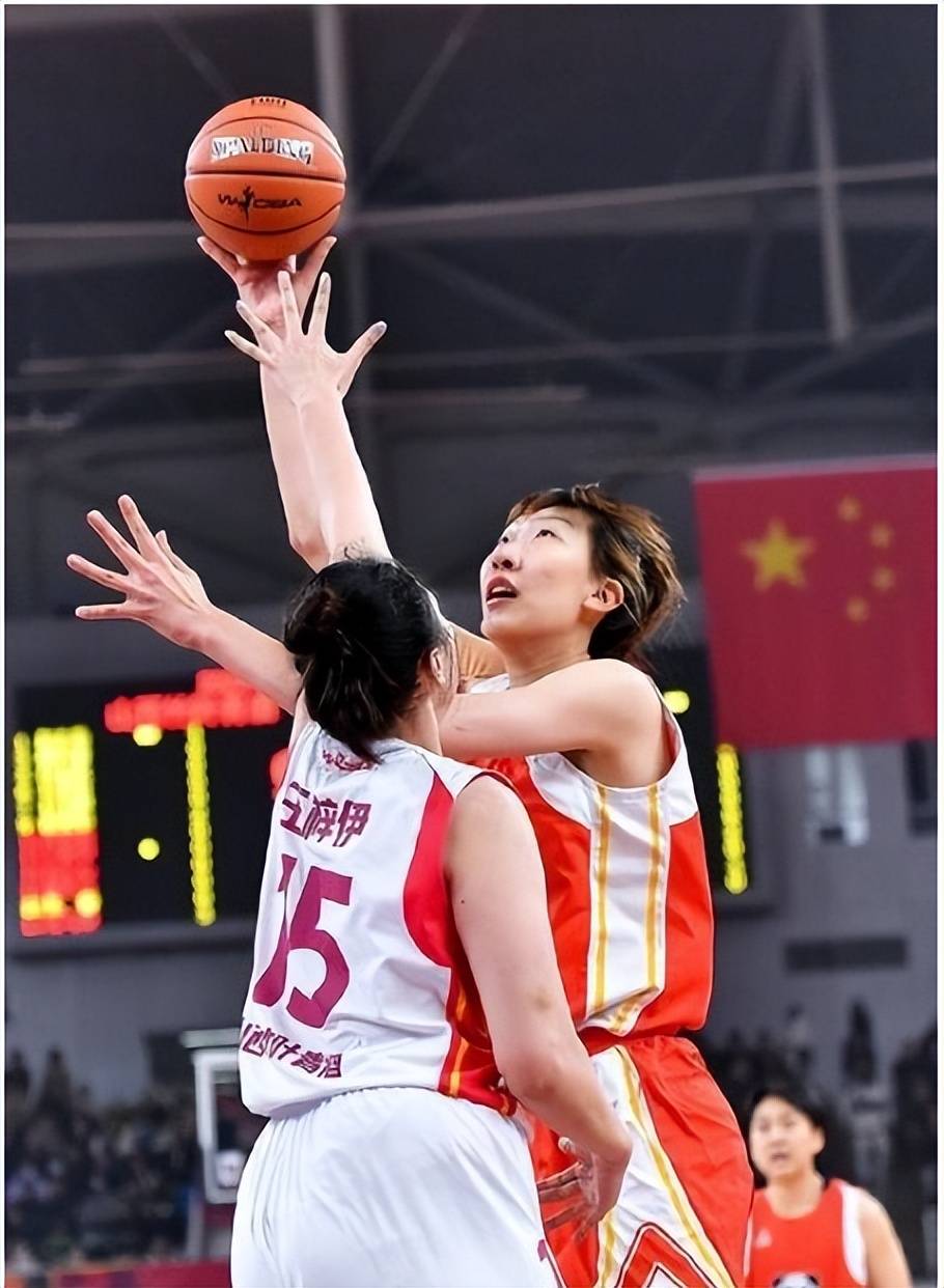 日本女篮队实力超群，再次夺得比赛冠军