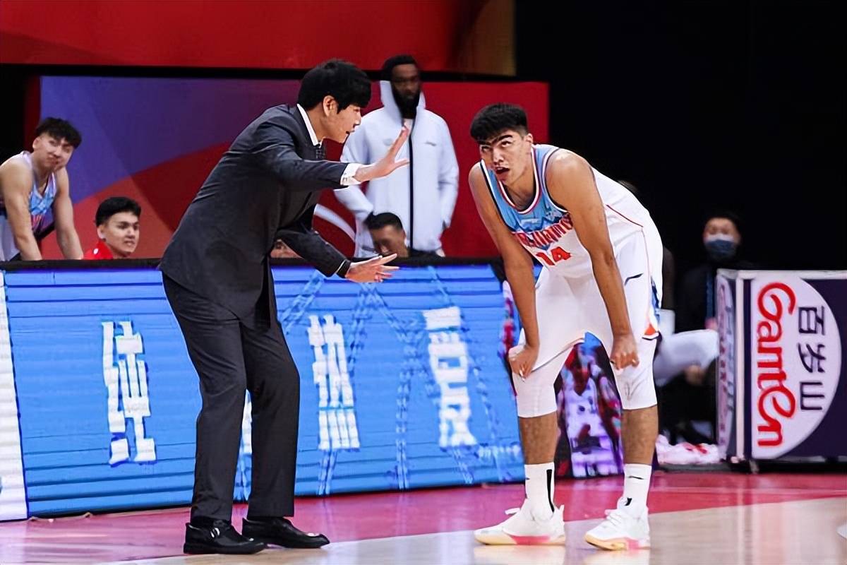 浙江队内线强势，稳坐次席位置