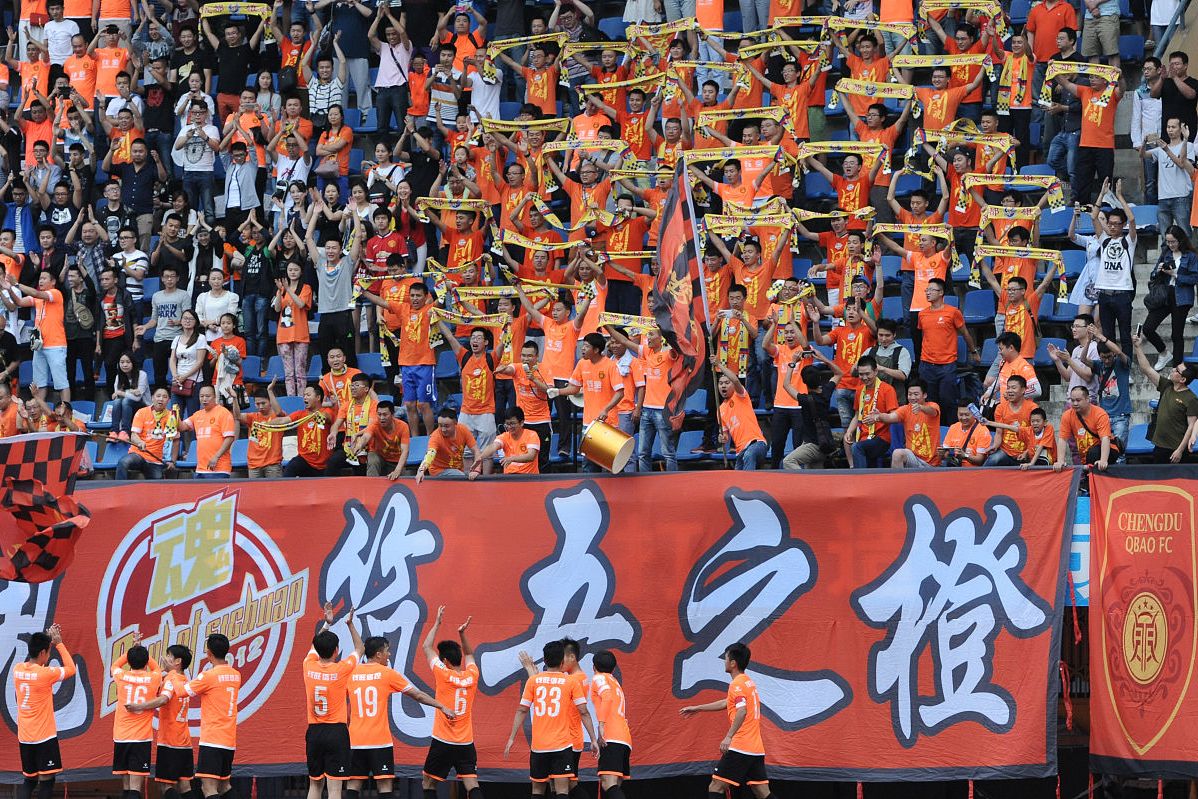 亚洲顶尖足球俱乐部开战，球迷翘首期待